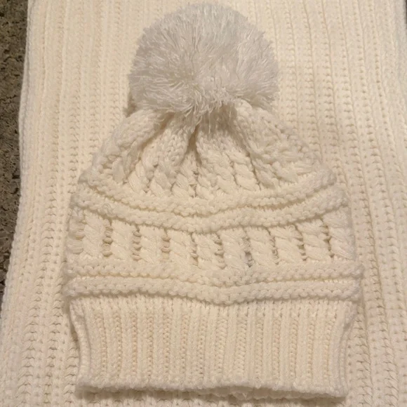 Studio Cream Knit Scarf and Hat Set - Picture 2 of 4
